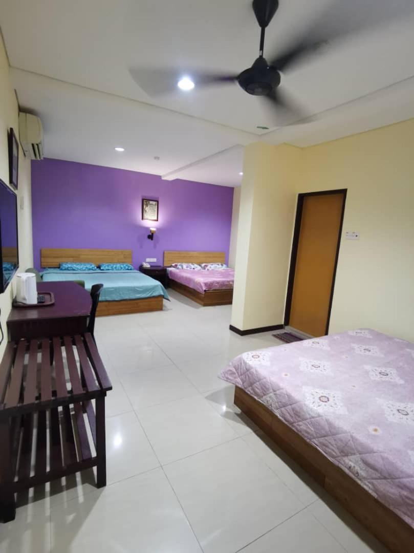 Oyo 90883 Pavilion Inn Hotel Lumut Luaran gambar